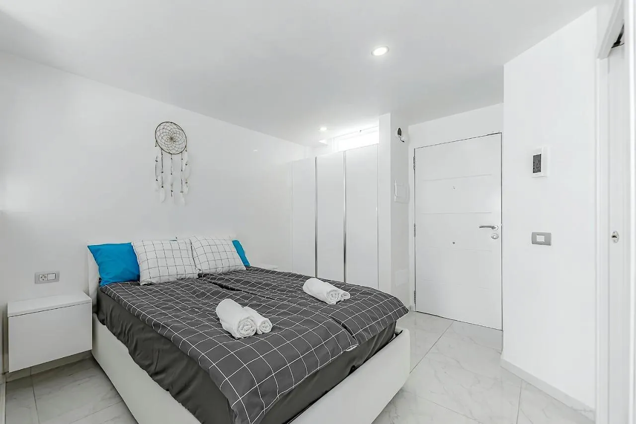 Apartment Tenerifeopenhome Luxury Prestige Studio In Playa Las Americas Playa de las Americas